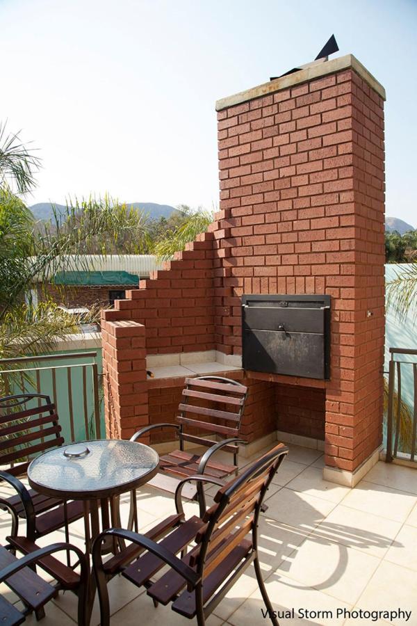 Palm Valley Inn And Day Spa Hartbeespoort Extérieur photo
