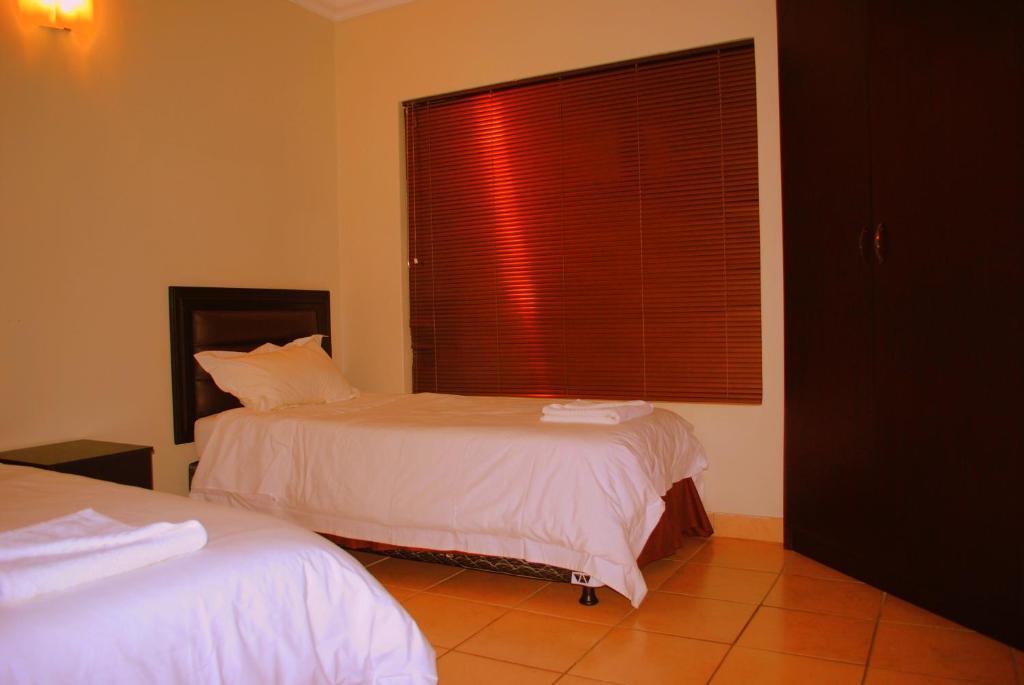 Palm Valley Inn And Day Spa Hartbeespoort Extérieur photo