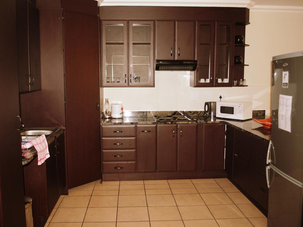 Palm Valley Inn And Day Spa Hartbeespoort Extérieur photo