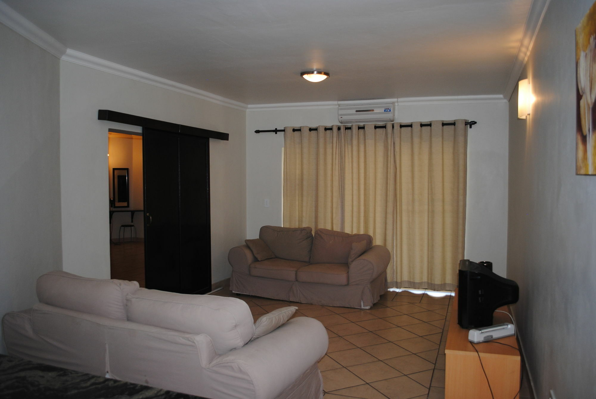 Palm Valley Inn And Day Spa Hartbeespoort Extérieur photo