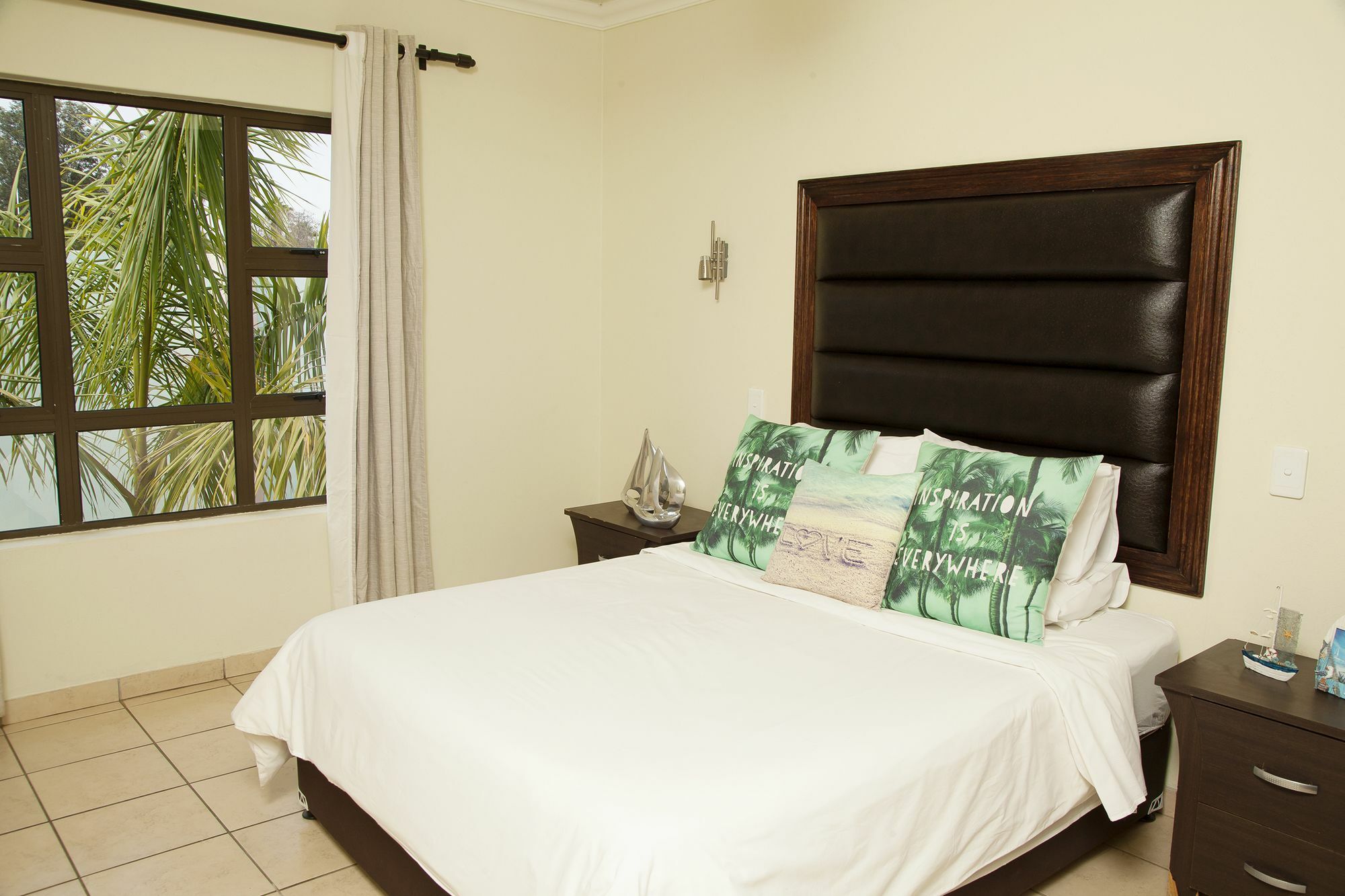 Palm Valley Inn And Day Spa Hartbeespoort Extérieur photo