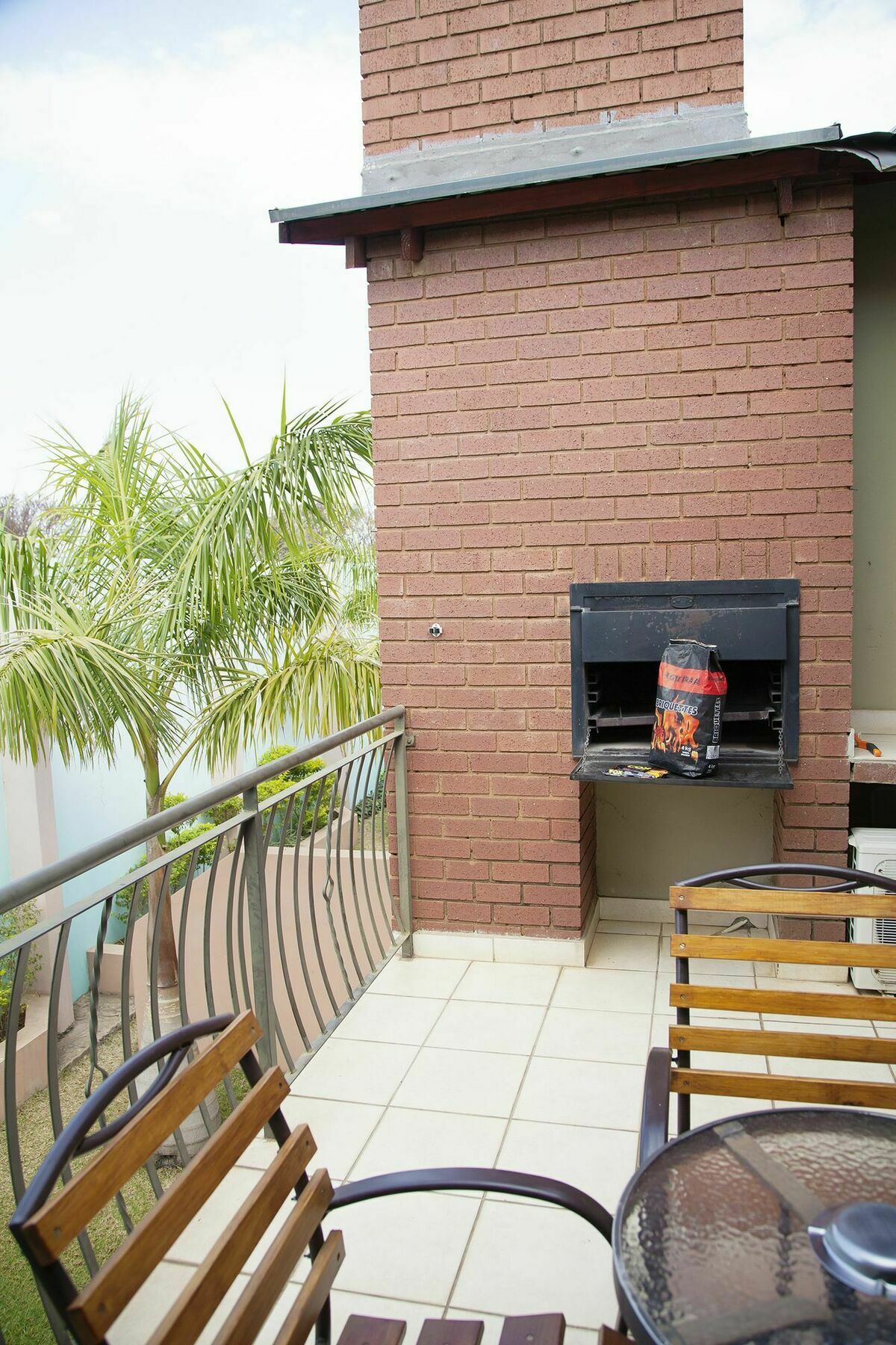 Palm Valley Inn And Day Spa Hartbeespoort Extérieur photo