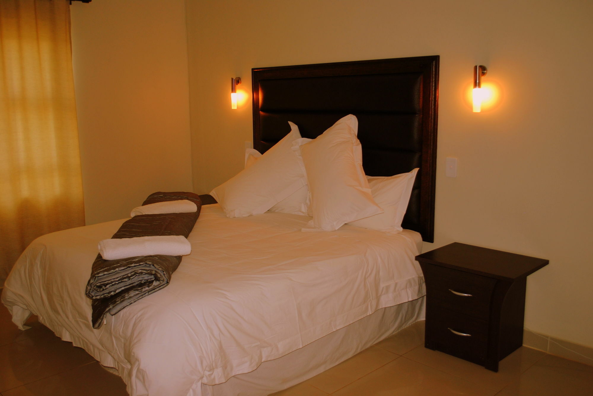 Palm Valley Inn And Day Spa Hartbeespoort Extérieur photo